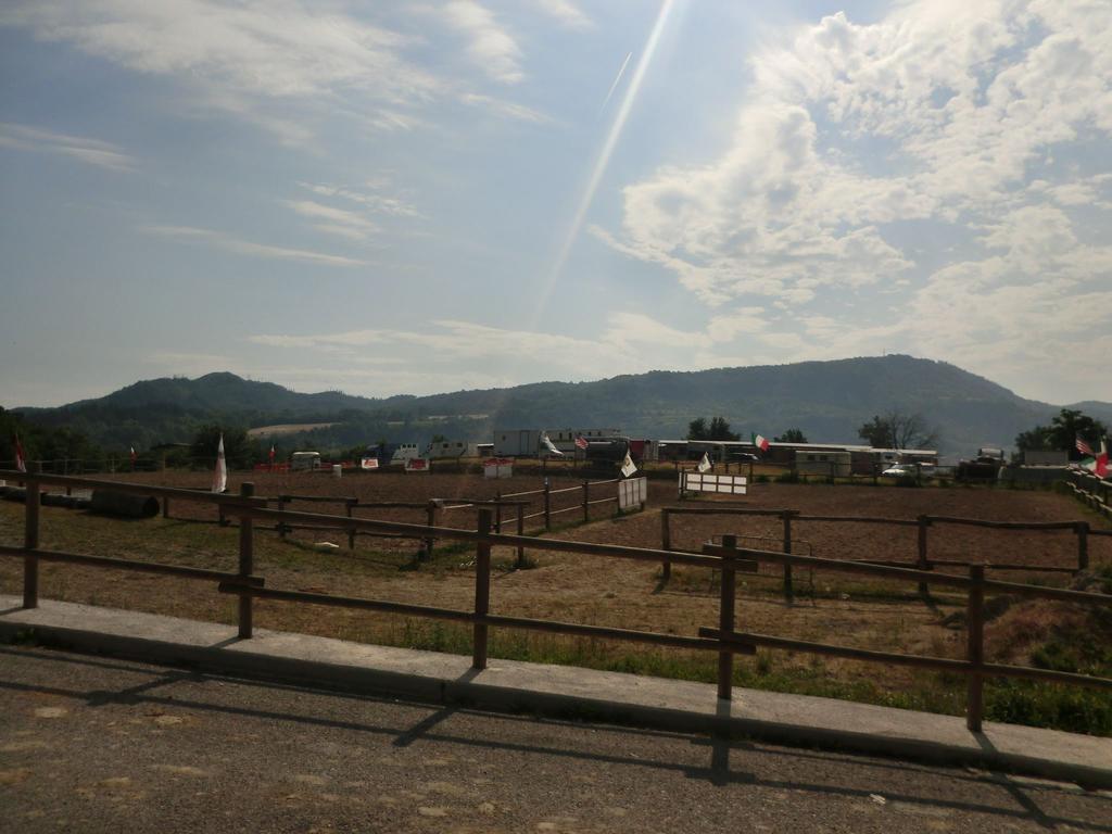 Relais Black Horse Millesimo Exterior photo
